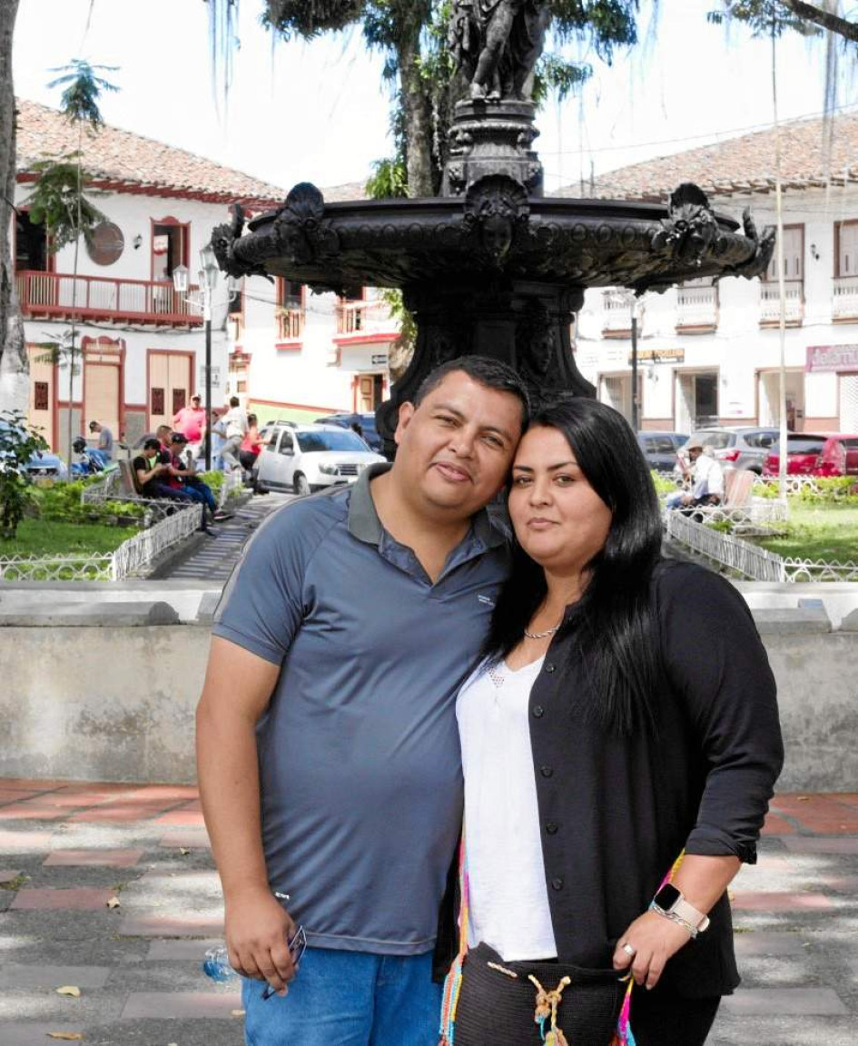 Foto | Luis Fernando Rodríguez García | LA PATRIA Juan Carlos Herrera Rodríguez y Andrea Gallo Ospina visitaron Salamina. Apreciaron el patrimonio cultural del Centro Histórico de la llamada Ciudad Luz y elogiaron la arquitectura de sus viviendas.