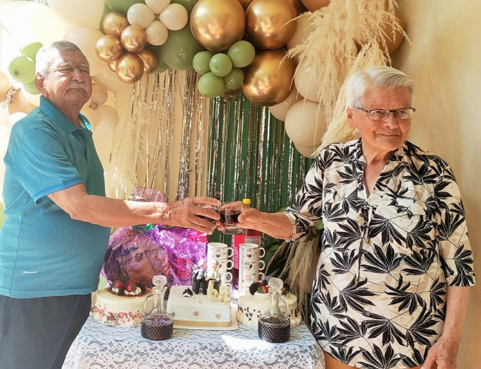 José Salomón Hidalgo Hidalgo y María Edilma Escudero de Hidalgo cumplieron 65 años de unión matrimonial. Sus hijos, Florangela, Gerardo, Adiela, Aldemar, Humberto, Rubiel, Rubiela, Aleyda y Julieta les desean más salud y prosperidad.