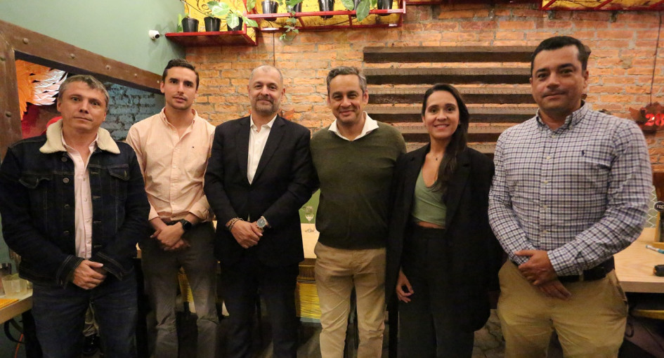 Sebastián Villegas, jefe de ventas nacional; Mateo Uribe, trade marketing on; Diego Angelillis, gerente general de la ILC; Jaime Andrés Mejía, gerente de Mercadeo y Ventas; Lina Naranjo, jefe de ventas internacional, y Jorge Vallejo, trade marketing off.