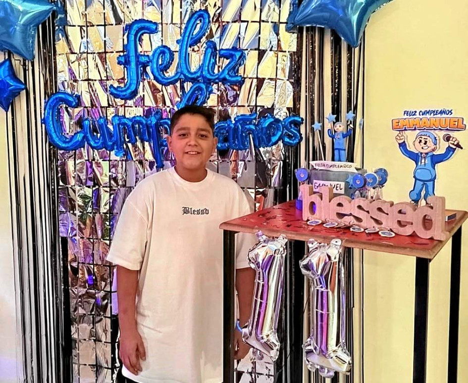 Emmanuel Cortés Zuluaga cumplió 11 años y lo celebró con temática del cantante Blessed.