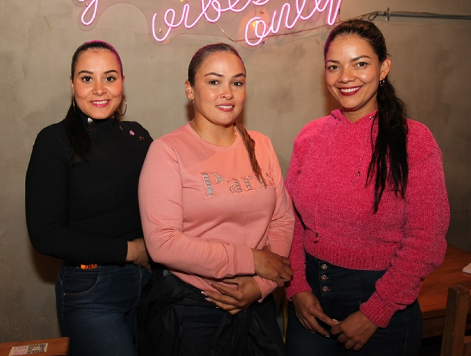 Pilar Palacio, Astrid Ramírez y Viviana Ospina.