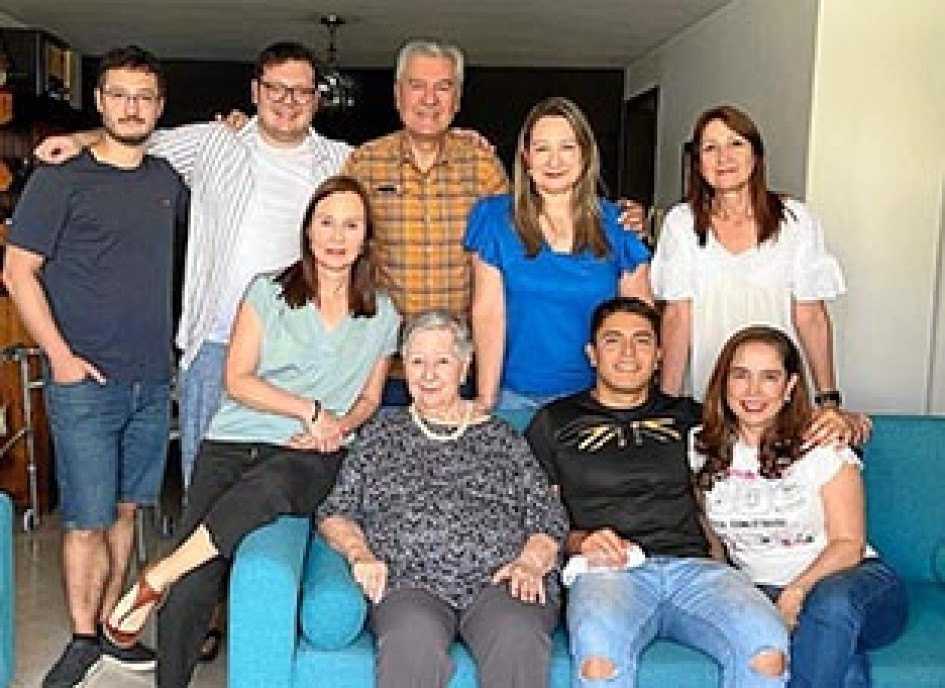 Jorge Estrada, José Fernando Gómez, Lina María Cuartas y Andrea Marulanda, en Vino y Pimienta.
