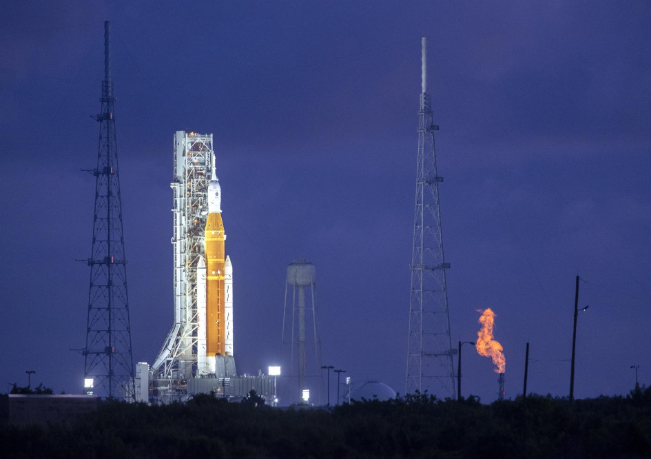 El cohete SLS con una cápsula Orion, parte de la misión Artemis 1 El cohete SLS con una cápsula Orion, parte de la misión Artemis 1