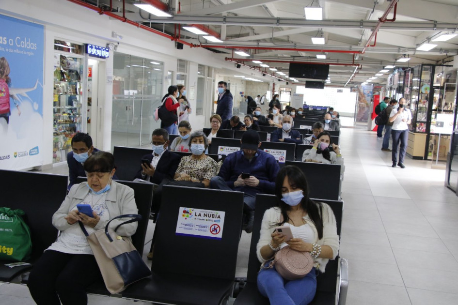 Pasajeros critican operación del Aeropuerto La Nubia Pasajeros critican operación del Aeropuerto La Nubia