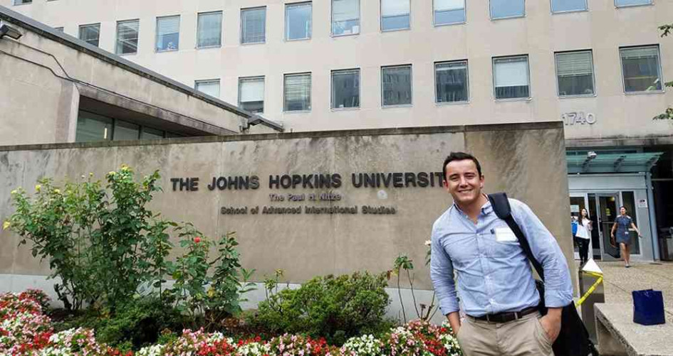 Valentín Sierra, en la Universidad Johns Hopkins Valentín Sierra, en la Universidad Johns Hopkins