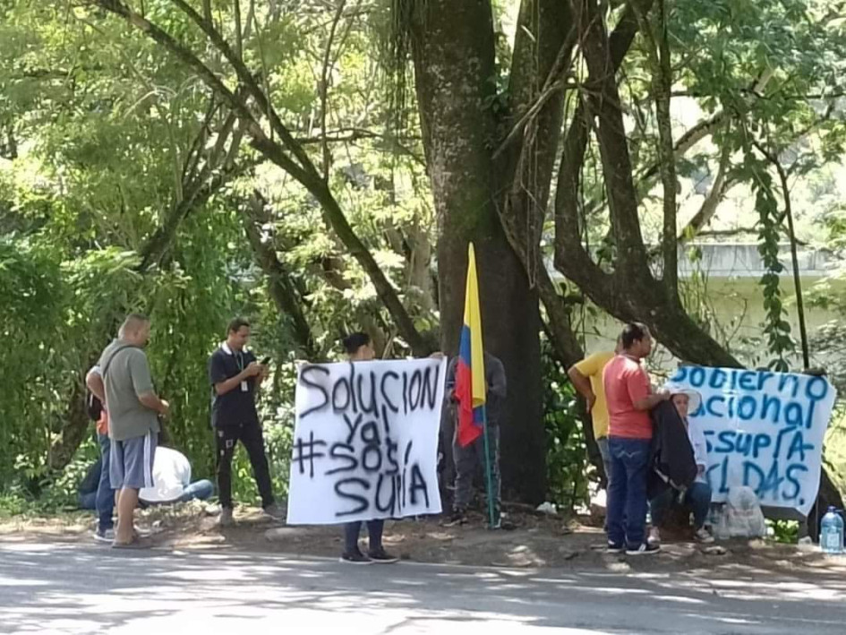 Supieños levantan bloqueo en el sector de El Palo, vía Manizales-Medellín Supieños levantan bloqueo en el sector de El Palo, vía Manizales-Medellín