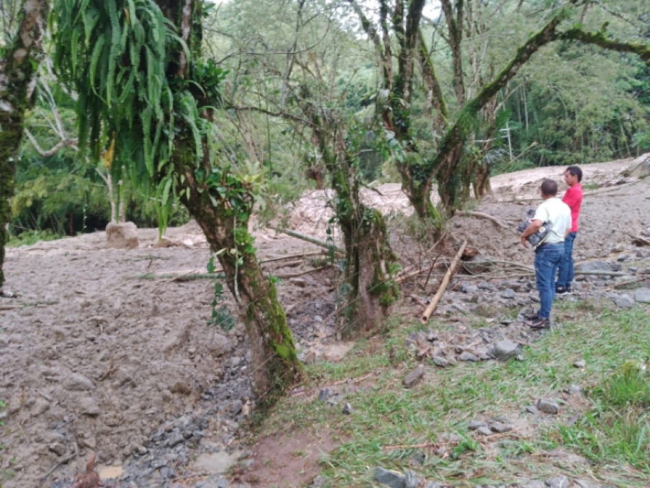 Sector Mateguadua, entre La Merced y La Felisa. Hay cierres viales en Pácora y La Merced debido a deslizamientos de tierra