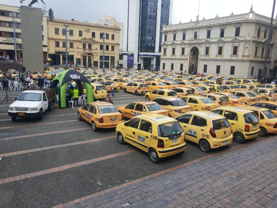 Taxistas de Manizales presentan campaña Yo sí voy Taxistas de Manizales presentan campaña Yo sí voy