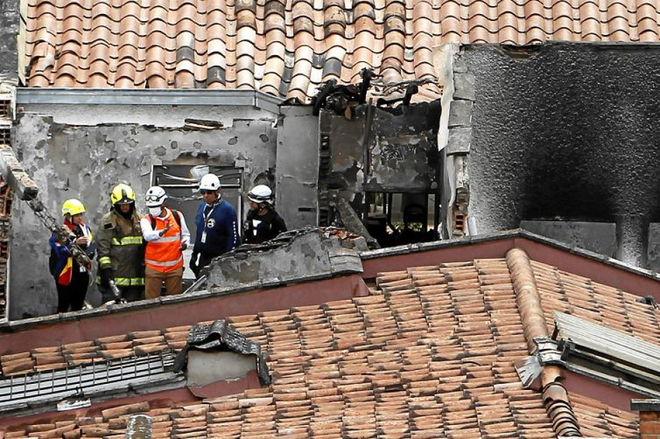 Foto | EFE | LA PATRIA El accidente aéreo ocurrido en el barrio Belén Rosales, de Medellín. Foto | EFE | LA PATRIA El accidente aéreo ocurrido en el barrio Belén Rosales, de Medellín.