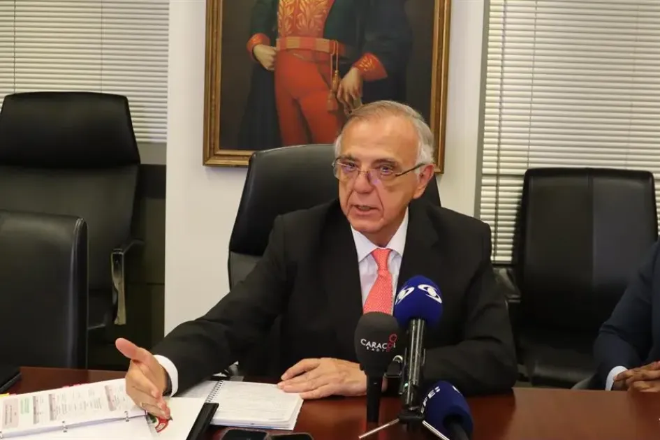 Ministro de Defensa, Iván Velásquez. Ministro de Defensa, Iván Velásquez.