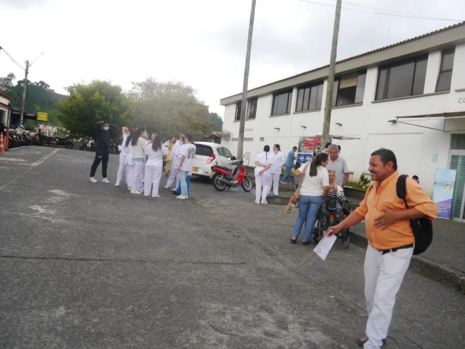 Personal de enfermería protestó ayer en las afueras del Hospital San Marcos. Exponen que no les pagan hace tres meses y medio. Nunca se interrumpió la atención de urgencias o consulta externa. Hospital San Marcos