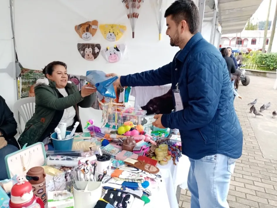 En Reeco convierten el plástico de un solo uso en bolsas reutilizables En Reeco convierten el plástico de un solo uso en bolsas reutilizables