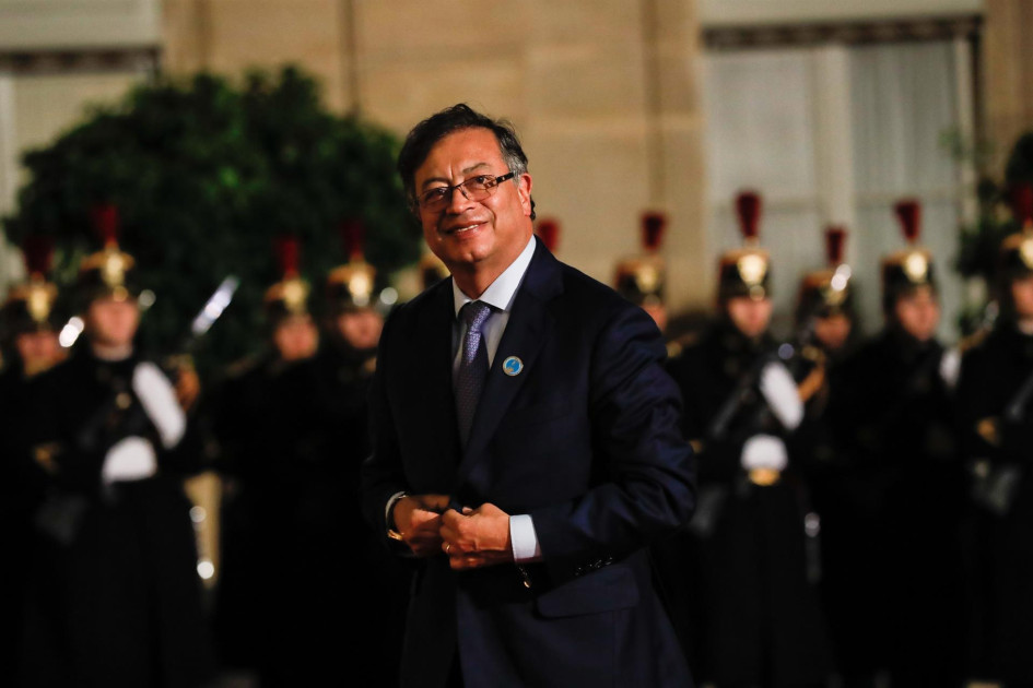 Gustavo Petro Urrego, presidente de la República de Colombia, llegó a la cena de clausura del Foro de la Paz en el Palacio del Elíseo en París, Francia, el pasado viernes. Gustavo Petro Urrego, presidente de la República de Colombia, llegó a la cena de clausura del Foro de la Paz en el Palacio del Elíseo en París, Francia, el pasado viernes.