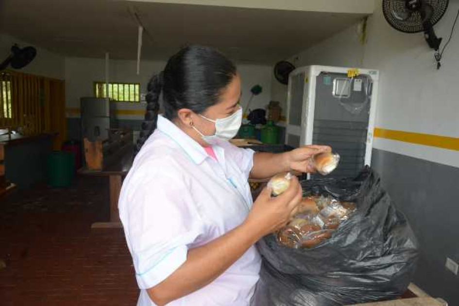 Los recursos no alcanzan para asegurar, hasta final del calendario, refrigerio y almuerzo escolar en colegios públicos de Caldas, según la Secretaría de Educación departamental. Los recursos no alcanzan para asegurar, hasta final del calendario, refrigerio y almuerzo escolar en colegios públicos de Caldas, según la Secretaría de Educación departamental.