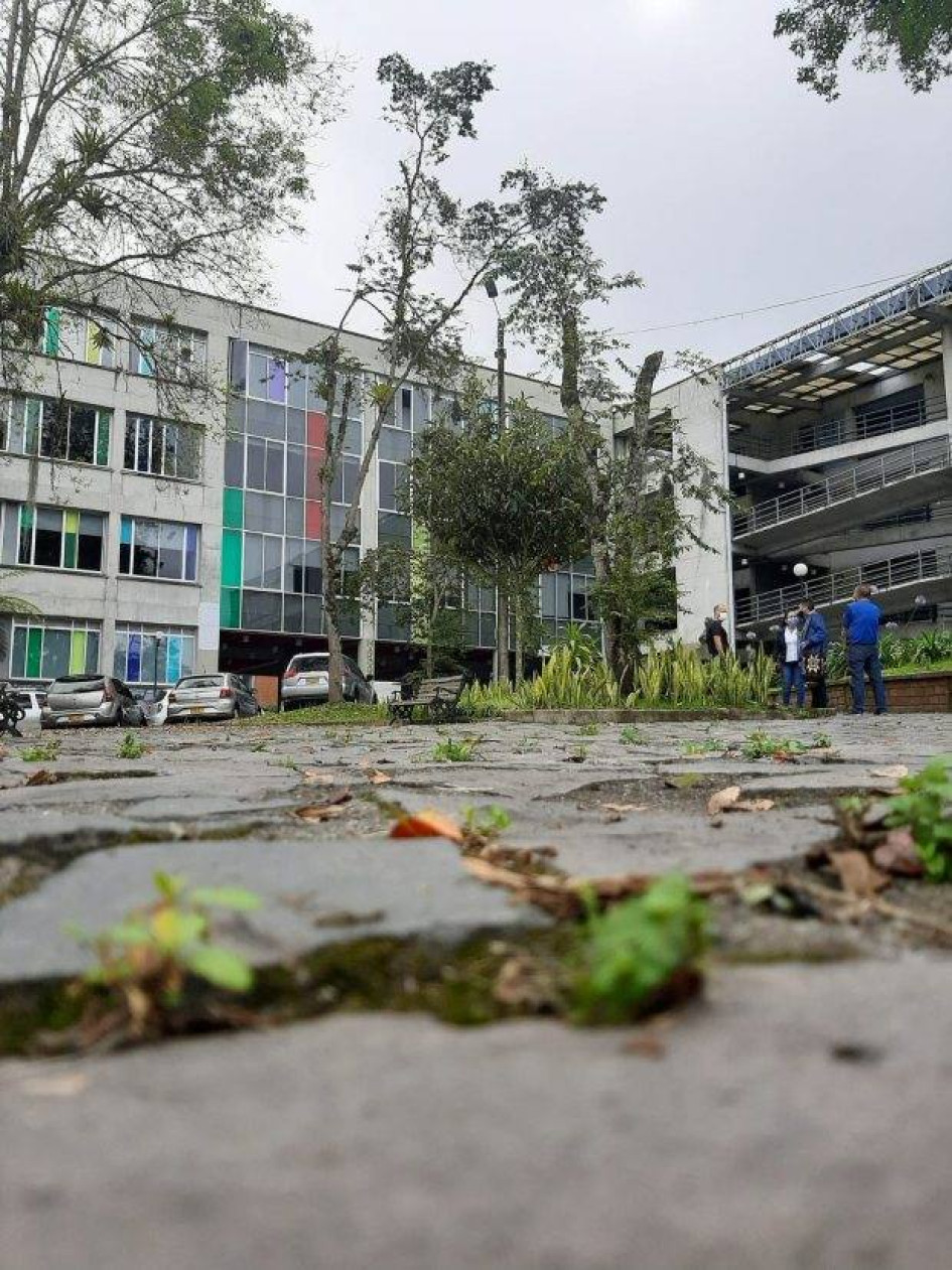 Las universidades públicas de Colombia, entre ellas la de Caldas y la Nacional sede Manizales, están a la expectativa de estrategias, tales como la reforma a los sistemas de financiación de la educación superior. Urgen recursos para cobertura, calidad, capacitación docente, infraestructura, entre otros Las universidades públicas de Colombia, entre ellas la de Caldas y la Nacional sede Manizales, están a la expectativa de estrategias, tales como la reforma a los sistemas de financiación de la educación superior. Urgen recursos para cobertura, calidad, capacitación docente, infraestructura, entre otros