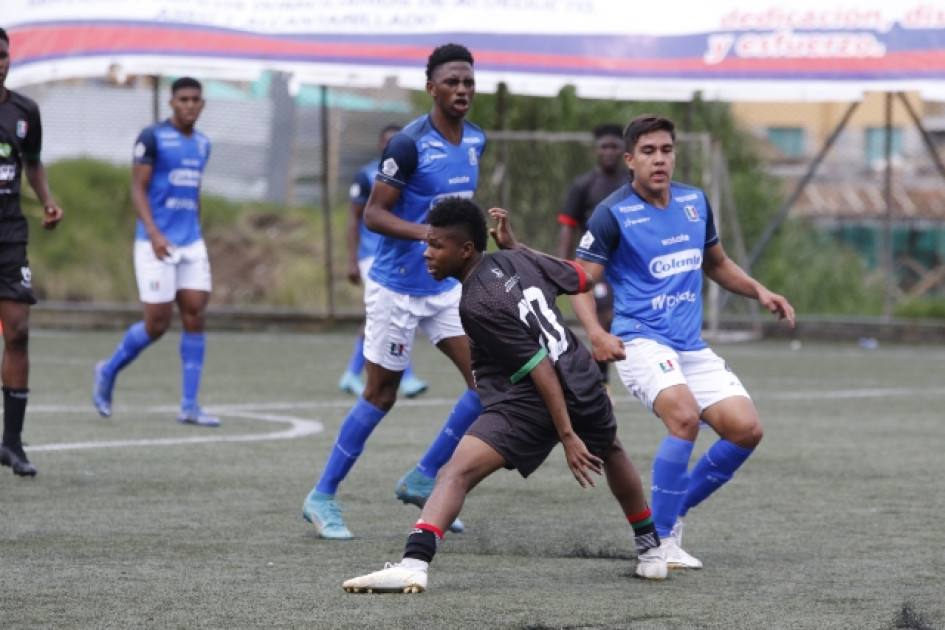 A las 12 del día se iniciará el duelo de hermanos (Once Caldas A y B) que dejará al mejor en la final de la Trigésima primera edición de la Copa La Patria BetPlay Secretaría del Deporte de Caldas. A las 12 del día se iniciará el duelo de hermanos (Once Caldas A y B) que dejará al mejor en la final de la Trigésima primera edición de la Copa La Patria BetPlay Secretaría del Deporte de Caldas.
