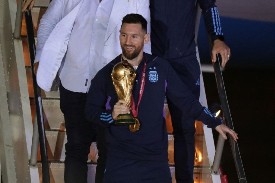 Lionel Messi cuando llegó a Argentina con la Copa del Mundo. Lionel Messi cuando llegó a Argentina con la Copa del Mundo.