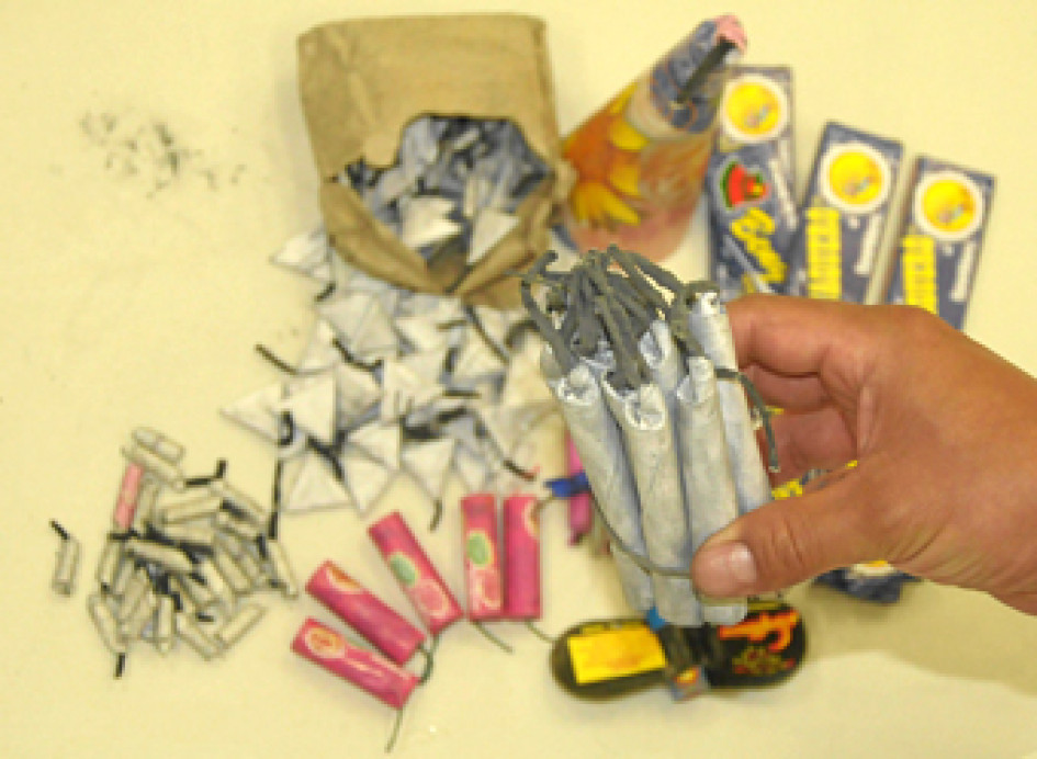 Entre los artefactos que causaron las lesiones están la papeleta, los volcanes y las bengalas.