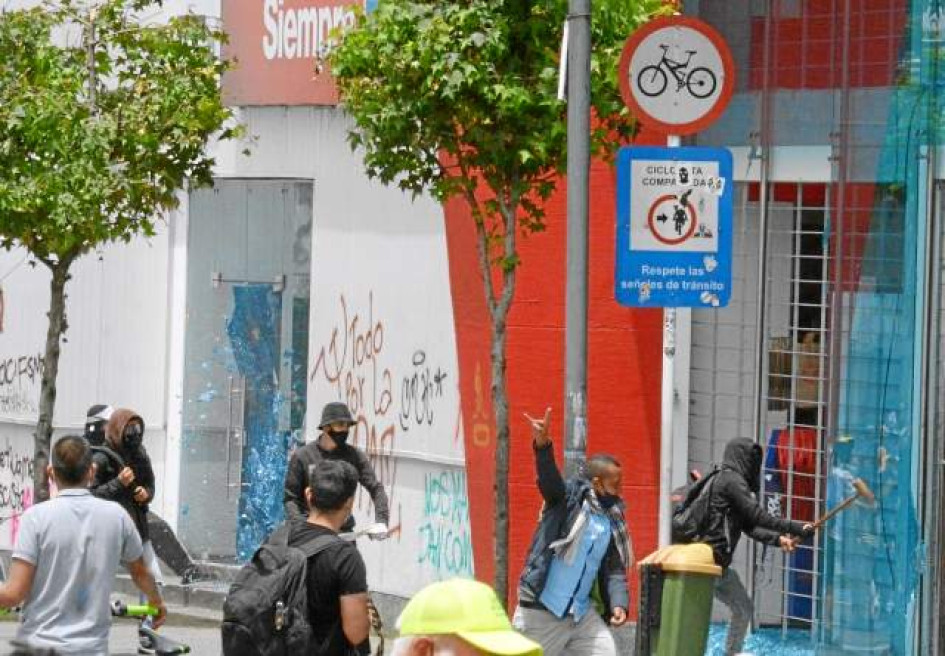 En las marchas del 2021 en Manizales se registraron daños a bienes públicos y privados. En las marchas del 2021 en Manizales se registraron daños a bienes públicos y privados.