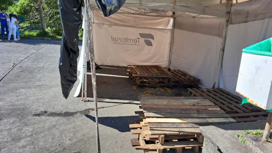 En esta carpa durmieron los manifestantes durante el cese de labores. Lo desmontaron el pasado sábado. Hospital San Marcos