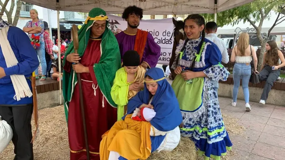 El pesebre en vivo llamó la atención de los ansermeños. El pesebre en vivo llamó la atención de los ansermeños.