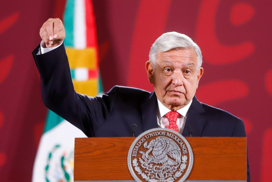 El 25 de noviembre, tras una reunión celebrada en Ciudad de México, los presidentes de México, Andrés Manuel López Obrador (en la foto), y de Colombia, Gustavo Petro, anunciaron que convocarán a una Conferencia Internacional de Mandatarios de Latinoamérica con el objetivo de rediseñar y replantear la política de drogas de la región. El 25 de noviembre, tras una reunión celebrada en Ciudad de México, los presidentes de México, Andrés Manuel López Obrador (en la foto), y de Colombia, Gustavo Petro, anunciaron que convocarán a una Conferencia Internacional de Mandatarios de Latinoamérica con el objetivo de rediseñar y replantear la política de drogas de la región.