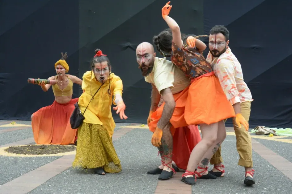 La obra de teatro Bio-cruces, de la compañía Resonante, le dará inicio a la programación esta tarde en el municipio caldense. Esta puesta en escena también participó en las obras de calle del Festival Internacional de Teatro de Manizales. Obra Bio-cruces, compañía Resonante