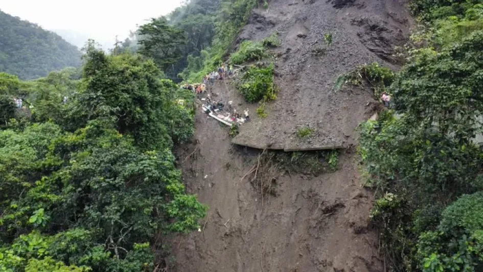 Ascienden a 27 los muertos tras un deslizamiento en Pueblo Rico (Risaralda) Ascienden a 27 los muertos tras un deslizamiento en Pueblo Rico (Risaralda)