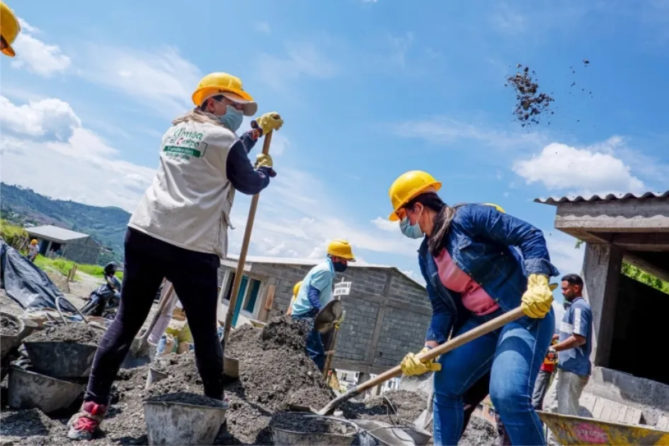 Tres reconocimientos posicionan a Caldas como modelo en autoconstrucción de vivienda