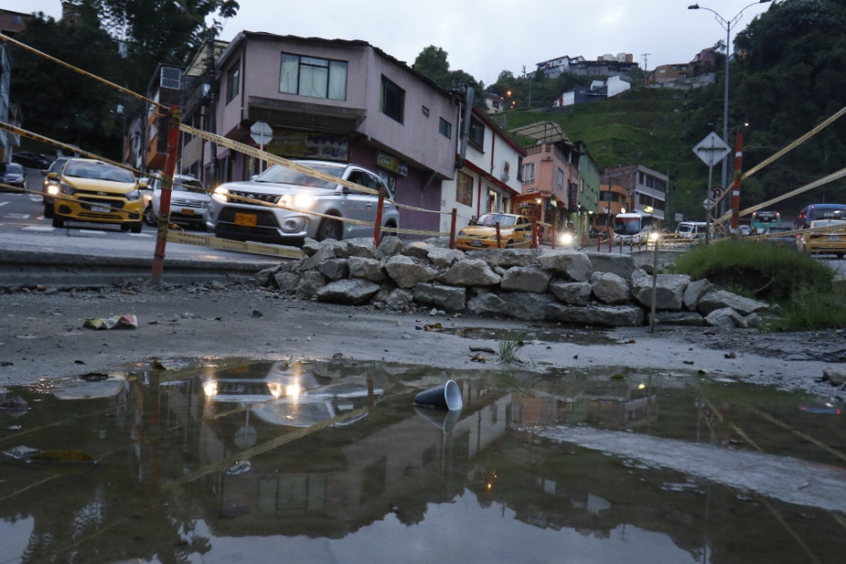Desde el miércoles las obras en el barrio Los Cedros se encuentran sin trabajadores. Desde el miércoles las obras en el barrio Los Cedros se encuentran sin trabajadores.