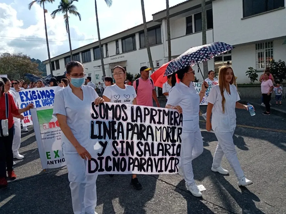 El personal del Hospital San Marcos, de Chinchiná, espera que le paguen noviembre y lo corrido de diciembre. El personal del Hospital San Marcos, de Chinchiná, espera que le paguen noviembre y lo corrido de diciembre.