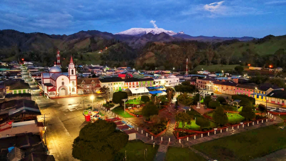 Panorámica del parque principal del municipio tolimense de Murillo. Panorámica del parque principal del municipio tolimense de Murillo.