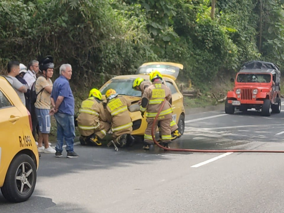 Las primeras versiones indican que una fuga de gasolina habría ocasionado el incendio. Las primeras versiones indican que una fuga de gasolina habría ocasionado el incendio.
