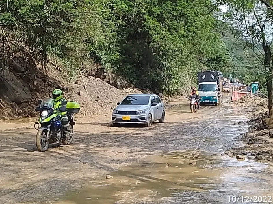 Paso a un carril en el sector de Marmato. Paso a un carril en el sector de Marmato.