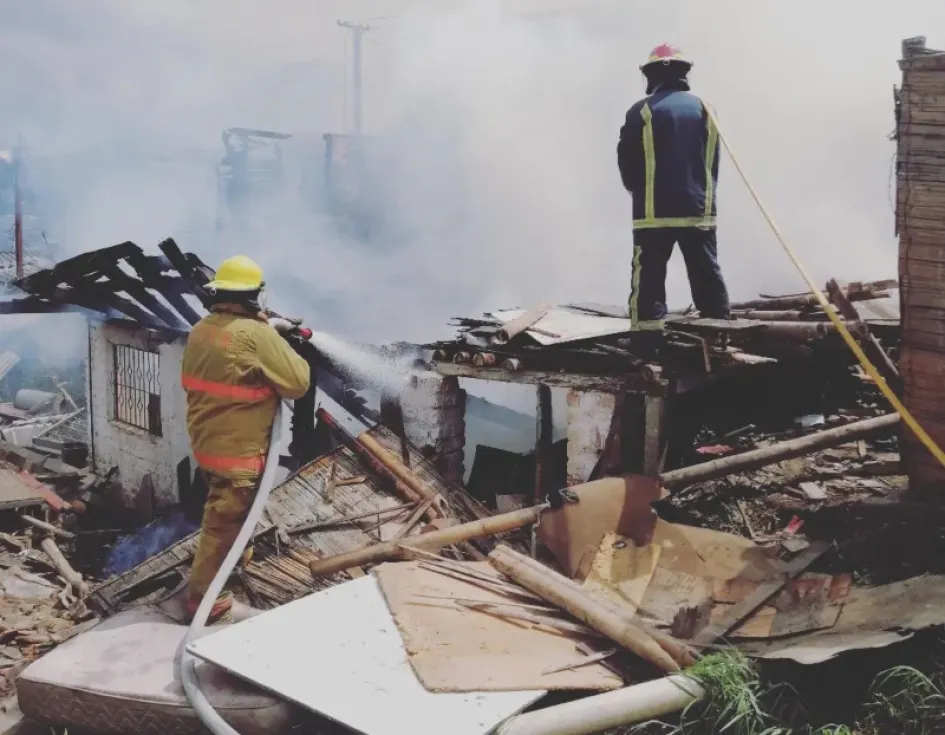 Esta es la casa que resultó afectada en el incendio. 