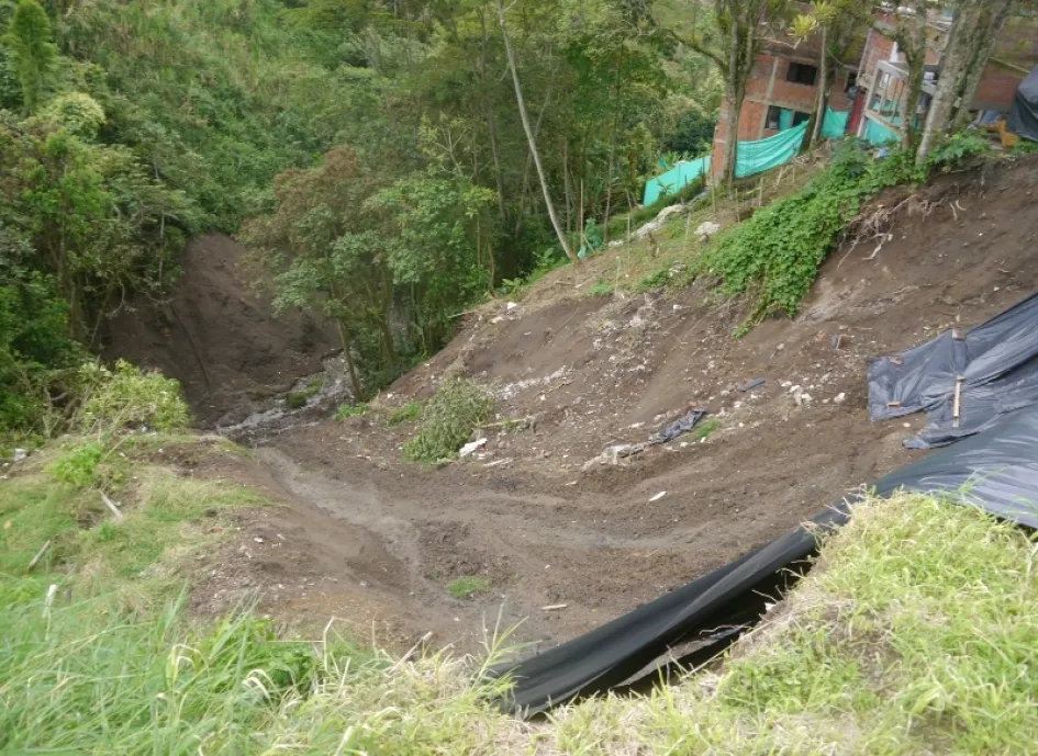 El deslizamiento del sector Gorgona (parte baja de La Floresta) en Villamaría afectó la tranquilidad de los habitantes. Autoridades esperan la declaratoria de Calamidad Pública para hacer obras. El deslizamiento del sector Gorgona (parte baja de La Floresta) en Villamaría afectó la tranquilidad de los habitantes. Autoridades esperan la declaratoria de Calamidad Pública para hacer obras.