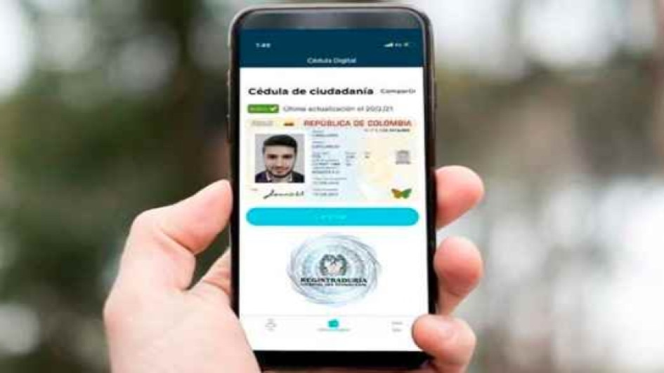Cédula digital Colombia Cédula digital colombiana vista en el celular de una persona.