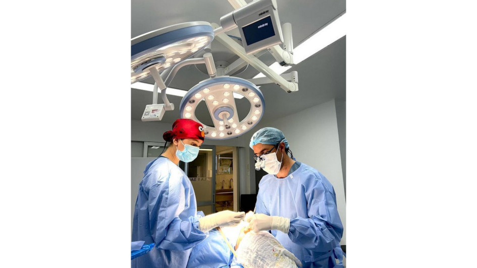 Valide la preparación y trayectoria del médico que lo intervendrá, en la Dirección Territorial de Salud de Caldas (DTSC) y ante la Sociedad Colombiana de Cirugía Plástica. Si el título se logró en el exterior, este debe estar avalado por el Ministerio de Salud y Protección Social de Colombia. No deje su salud en manos de inescrupulosos. Valide la preparación y trayectoria del médico que lo intervendrá, en la Dirección Territorial de Salud de Caldas (DTSC) y ante la Sociedad Colombiana de Cirugía Plástica. Si el título se logró en el exterior, este debe estar avalado por el Ministerio de Salud y Protección Social de Colombia. No deje su salud en manos de inescrupulosos.