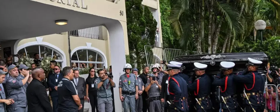 El '10' fue inhumado en el Memorial Necrópolis Ecuménica de Santos, un cementerio vertical considerado el más alto del mundo. El '10' fue inhumado en el Memorial Necrópolis Ecuménica de Santos, un cementerio vertical considerado el más alto del mundo.