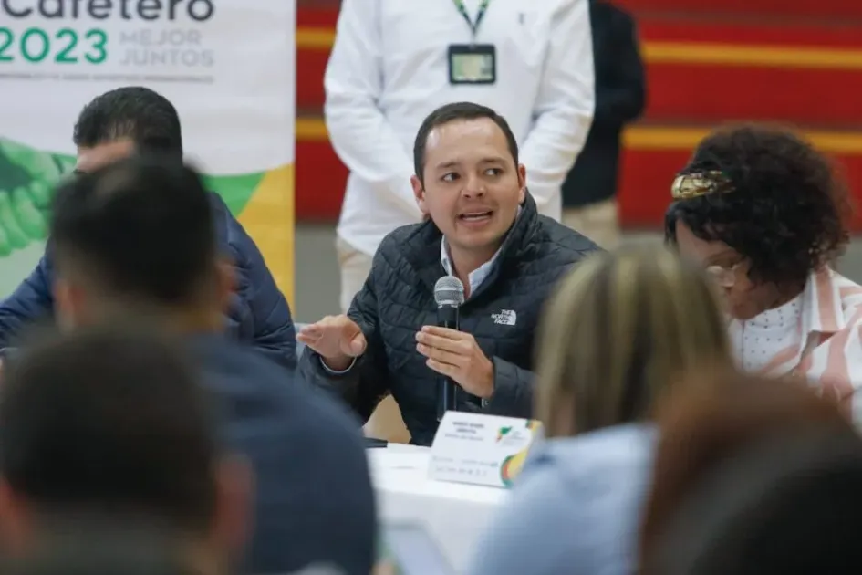 Alcalde de Manizales, Carlos Mario Marín Correa. Alcalde de Manizales, Carlos Mario Marín Correa.