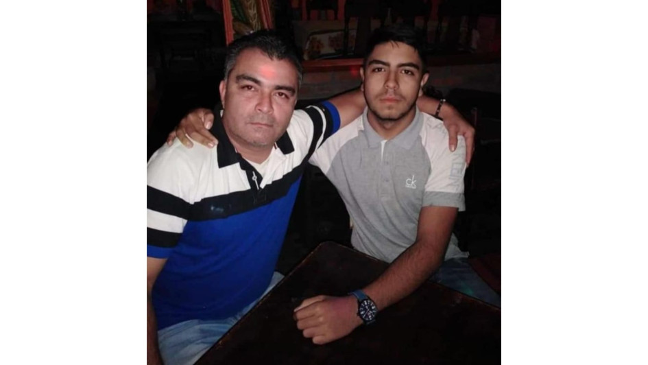 Juan David Cifuentes Quiceno (derecha), con su padre, el abogado Edwin Cifuentes. Residía en Armenia con su madre. Juan David Cifuentes Quiceno (derecha), con su padre, el abogado Edwin Cifuentes. Residía en Armenia con su madre.