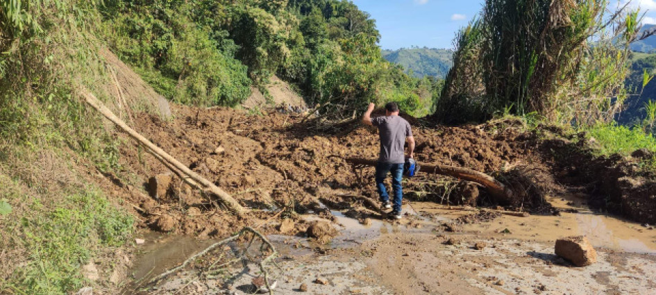 Derrumbe en la vía Salamina - Aranzazu, en el norte de Caldas.
