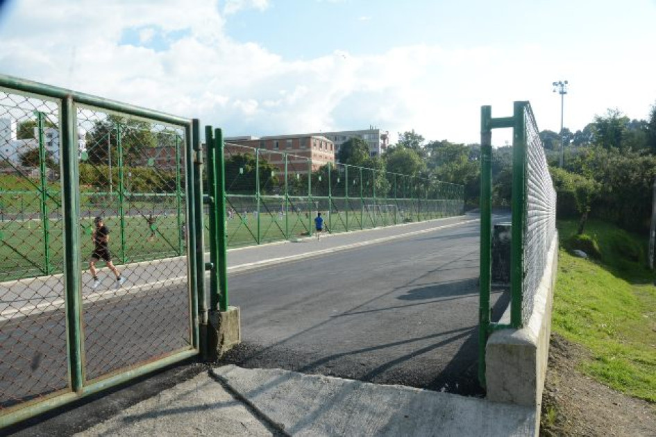 Esta es la puerta nueva del velódromo. Así se veía la entrada sin ella. Esta es la puerta nueva del velódromo. Así se veía la entrada sin ella.
