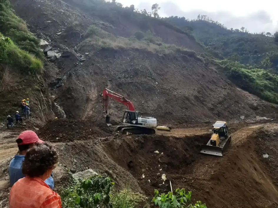 Hay cierre temporal en Buenavista, vía Petaqueros-Manzanares, por instalación de tubería Hay cierre temporal en Buenavista, vía Petaqueros-Manzanares, por instalación de tubería