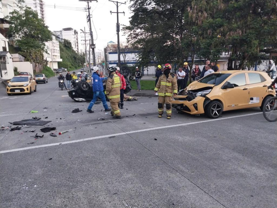 Cuatro lesionados causó este accidente en el sector de Mabe. Cuatro lesionados causó este accidente en el sector de Mabe.