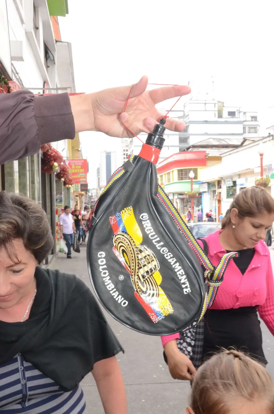 Así se prepara el licor para su bota