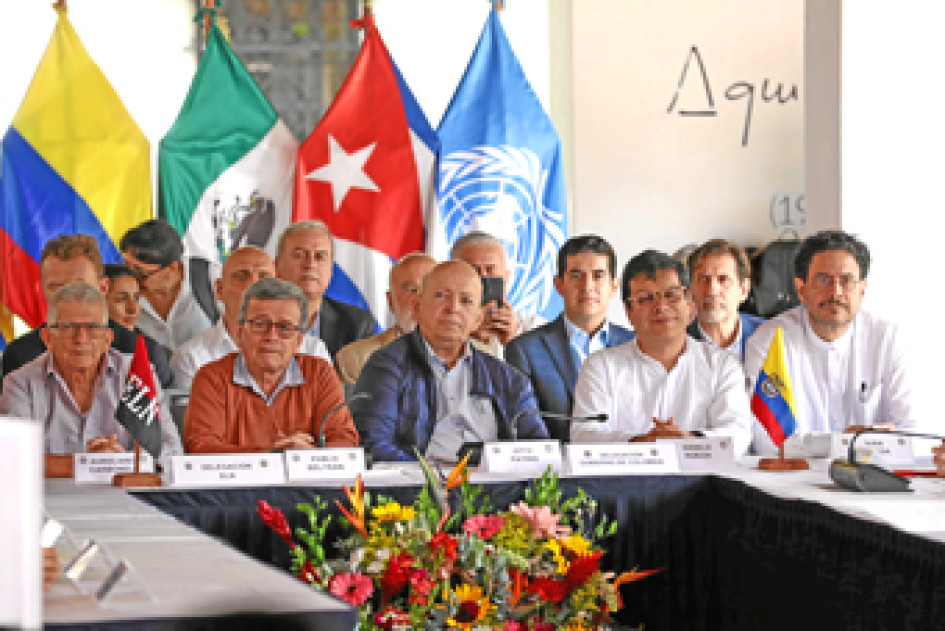 Gobierno y Eln se sientan nuevamente a negociar hoy. Gobierno y Eln se sientan nuevamente a negociar hoy.