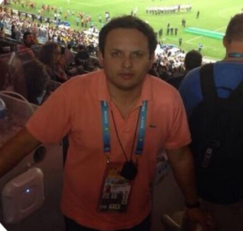 Róbinson Echeverry, director del programa Las Voces del Fútbol de RCN Manizales. Róbinson Echeverry, director del programa Las Voces del Fútbol de RCN Manizales.