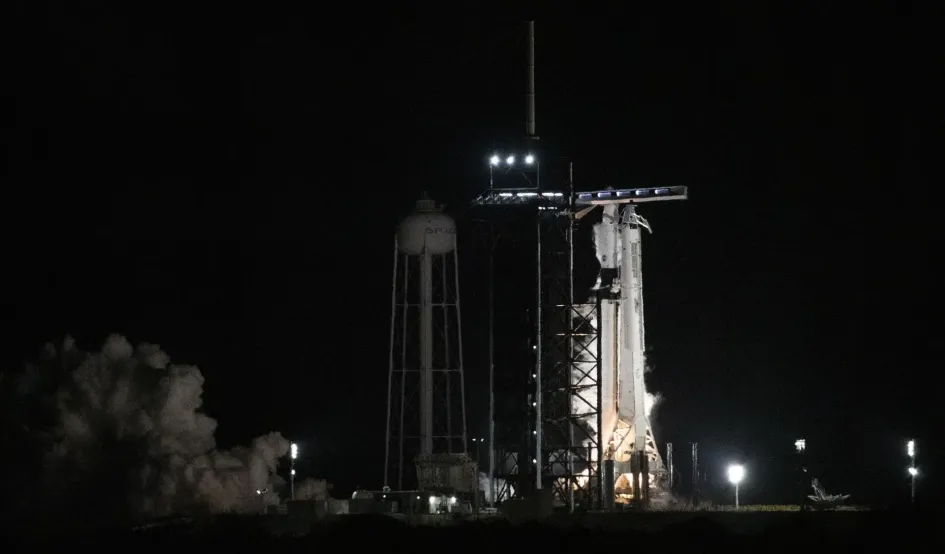 Una imagen proporcionada por la Administración Nacional de Aeronáutica y del Espacio (NASA) muestra un cohete SpaceX Falcon 9 con la nave espacial Dragon de la compañía a bordo en la plataforma de lanzamiento en el Complejo de Lanzamiento 39A durante una breve prueba de fuego estático antes de la NASA'Äôs SpaceX Crew-6. Una imagen proporcionada por la Administración Nacional de Aeronáutica y del Espacio (NASA) muestra un cohete SpaceX Falcon 9 con la nave espacial Dragon de la compañía a bordo en la plataforma de lanzamiento en el Complejo de Lanzamiento 39A durante una breve prueba de fuego estático antes de la NASA'Äôs SpaceX Crew-6.
