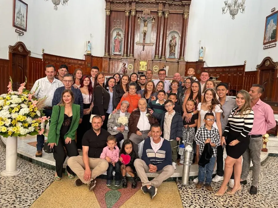 Fueron 10 los hijos, 24 nietos, 29 bisnietos, 4 tataranietos y 1 hijo de crianza. Fueron 10 los hijos, 24 nietos, 29 bisnietos, 4 tataranietos y 1 hijo de crianza.